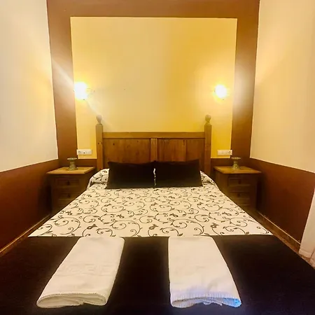 ホテル Aemilius Boutique メリダ